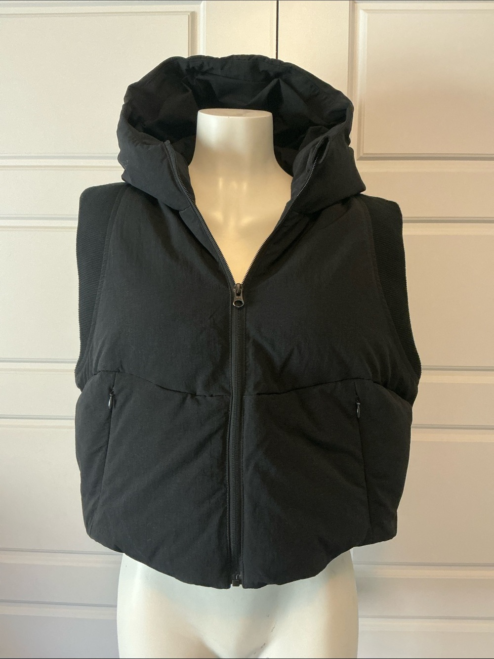 ALO Yoga Black Fast Lane Cropped Hooded Puffer Vest L - Picture 4 of 14